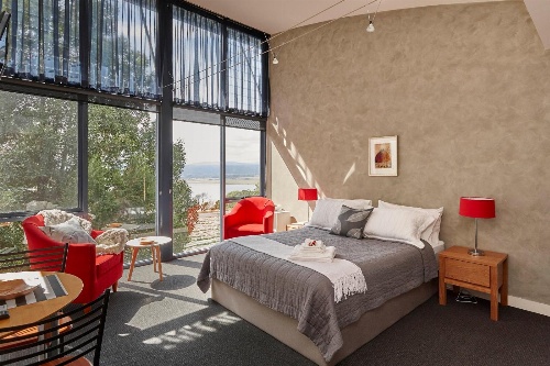 Tamar River Apartments image 3